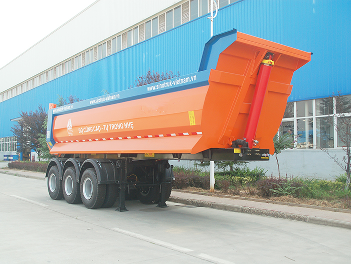 Dump semi-trailer truck