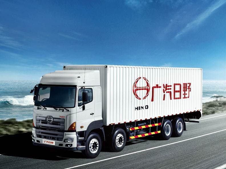 广汽日野8X4厢式车