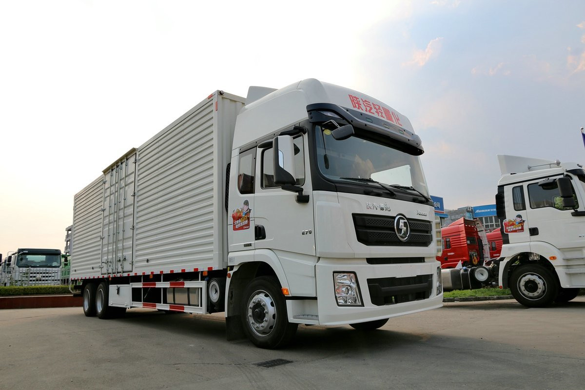 陕汽X3000 6X2厢式运输车